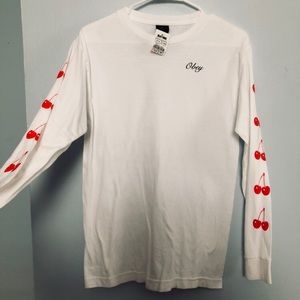 Obey tee
